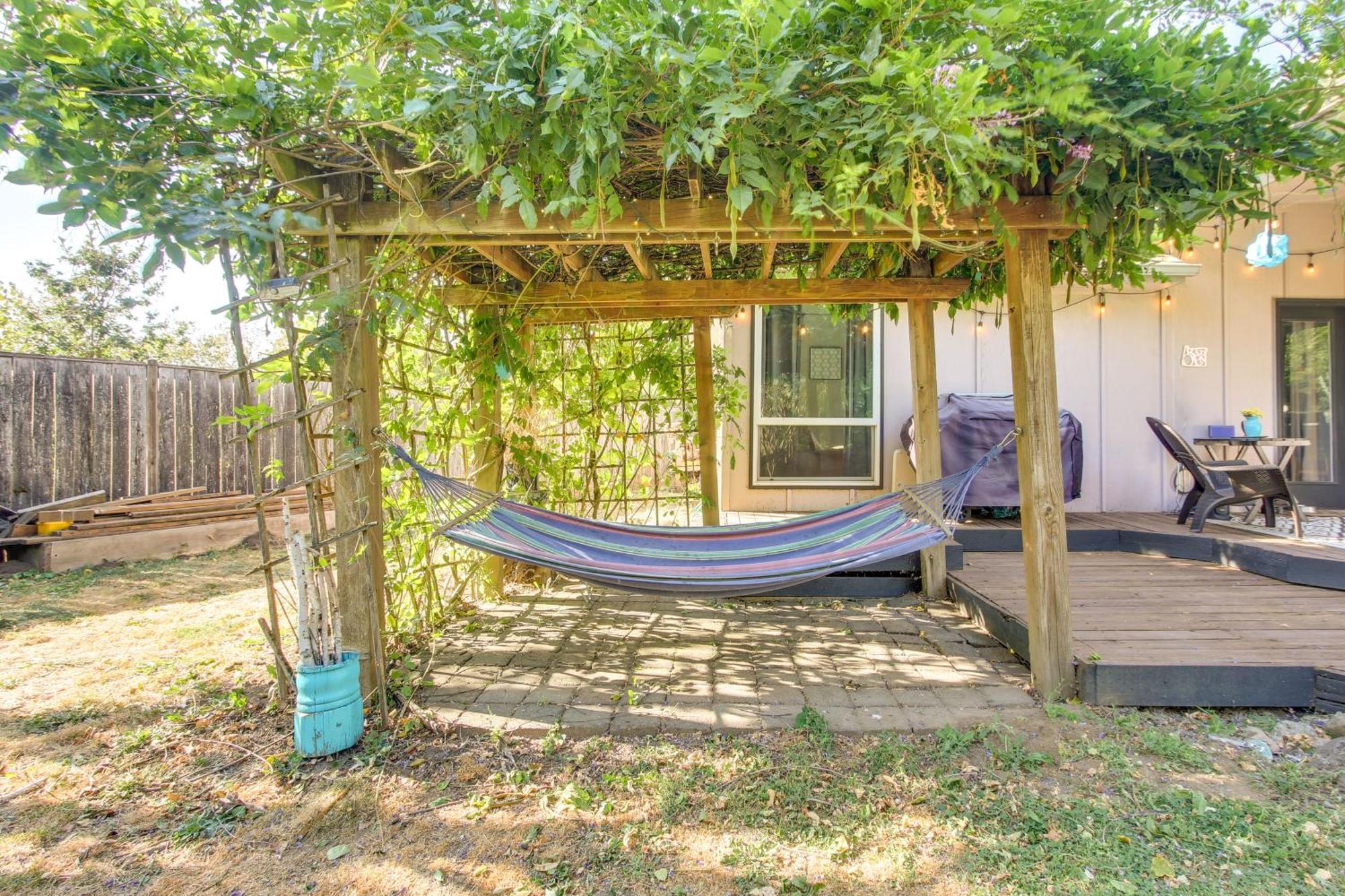 Pet-Friendly Home With Grill, 2 Mi To Autzen Stadium Springfield Esterno foto
